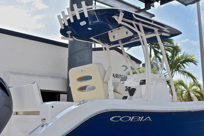 Thumbnail 8 for New 2018 Cobia 220 Center Console boat for sale in Fort Lauderdale, FL