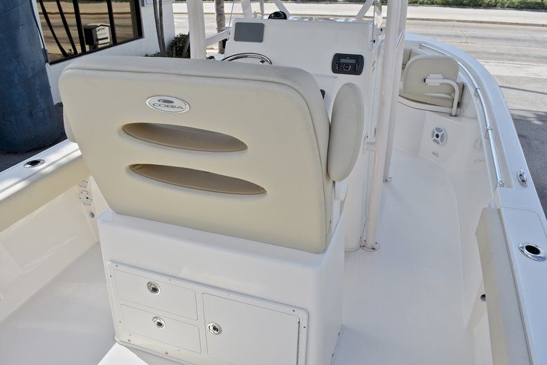 Thumbnail 9 for New 2018 Cobia 220 Center Console boat for sale in Fort Lauderdale, FL