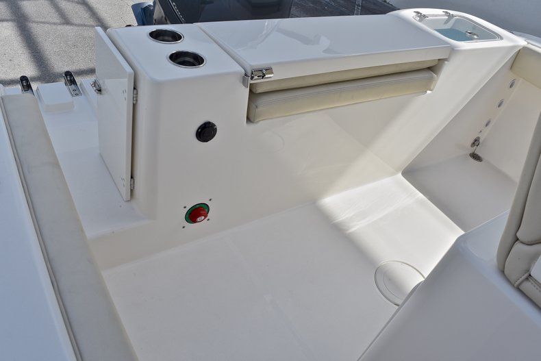 Thumbnail 10 for New 2018 Cobia 220 Center Console boat for sale in Fort Lauderdale, FL