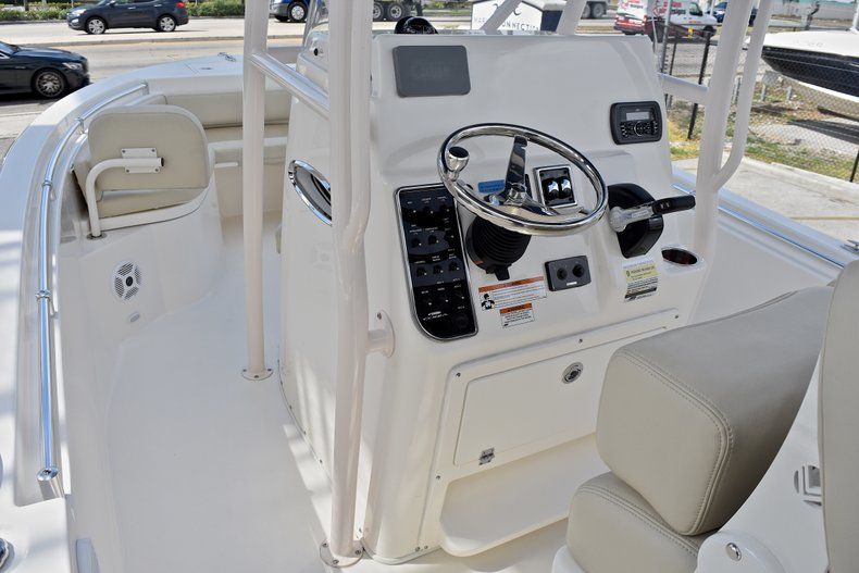 Thumbnail 26 for New 2018 Cobia 220 Center Console boat for sale in Fort Lauderdale, FL