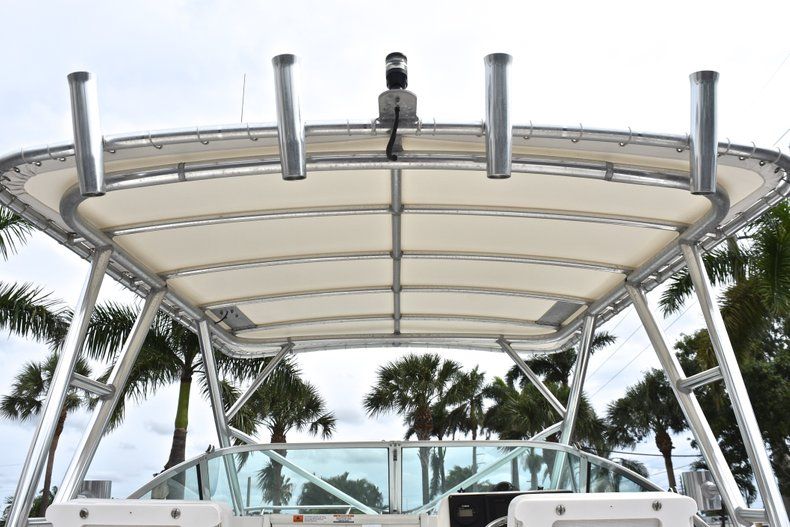 Thumbnail 27 for Used 2005 Robalo R235 Walk Around boat for sale in Vero Beach, FL