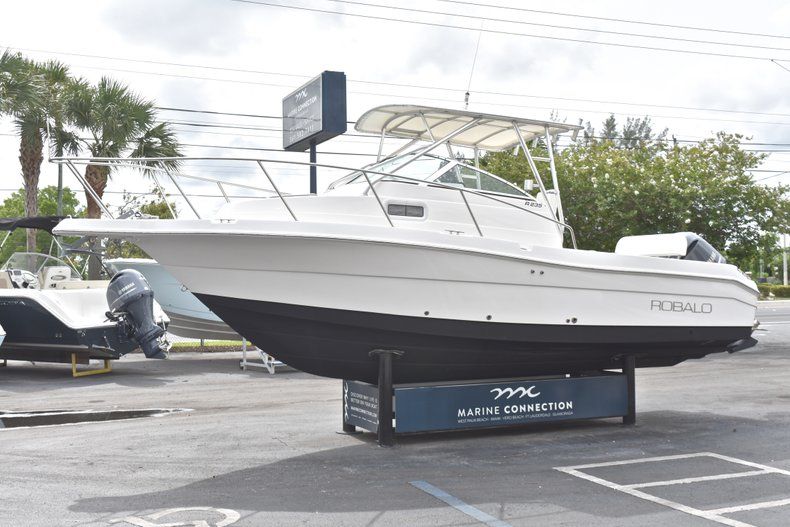 Thumbnail 3 for Used 2005 Robalo R235 Walk Around boat for sale in Vero Beach, FL
