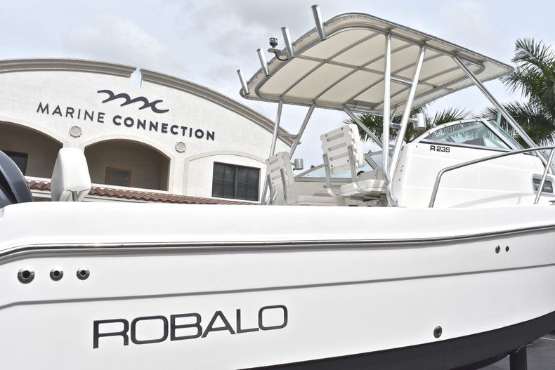 Thumbnail 8 for Used 2005 Robalo R235 Walk Around boat for sale in Vero Beach, FL
