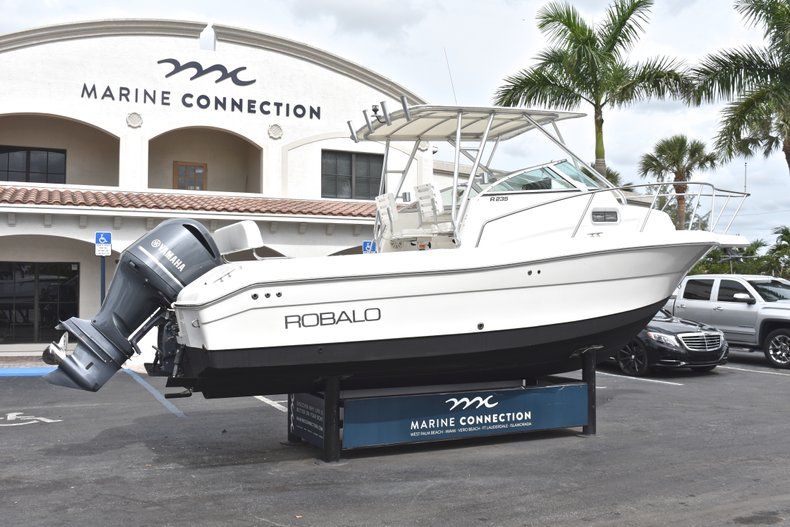 Thumbnail 7 for Used 2005 Robalo R235 Walk Around boat for sale in Vero Beach, FL