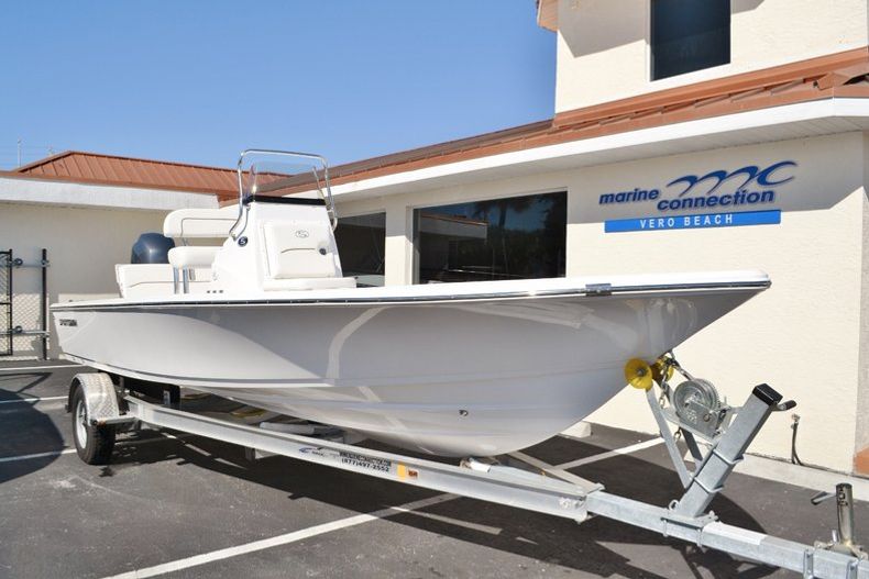 Thumbnail 1 for New 2015 Sportsman 214 SBX Bay Boat boat for sale in West Palm Beach, FL