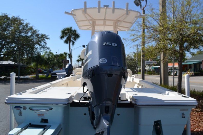 Thumbnail 4 for New 2018 Pathfinder 2200 TRS Bay Boat boat for sale in Vero Beach, FL