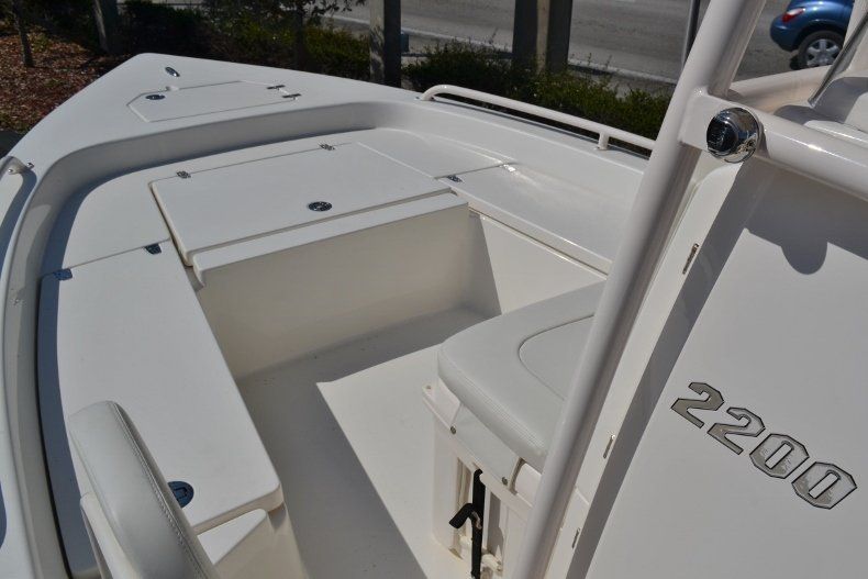 Thumbnail 17 for New 2018 Pathfinder 2200 TRS Bay Boat boat for sale in Vero Beach, FL