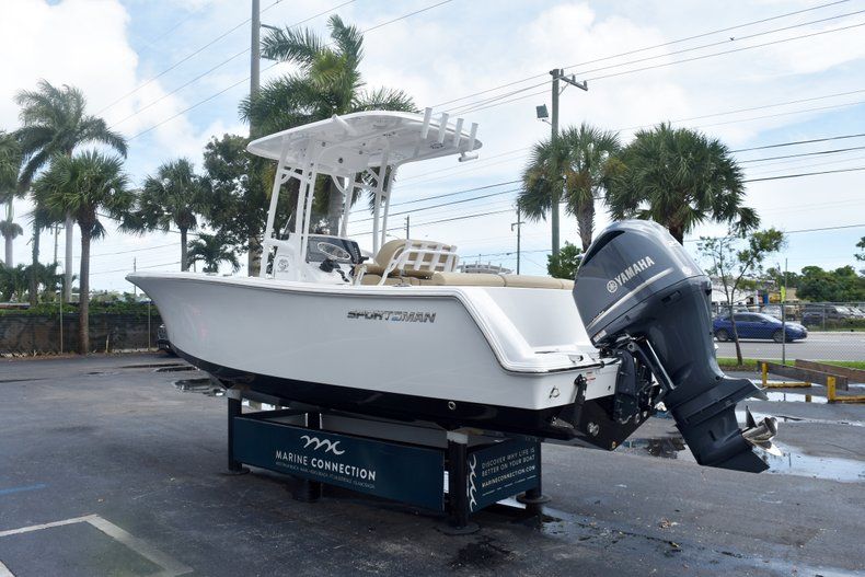 Thumbnail 5 for New 2019 Sportsman Heritage 231 Center Console boat for sale in Fort Lauderdale, FL