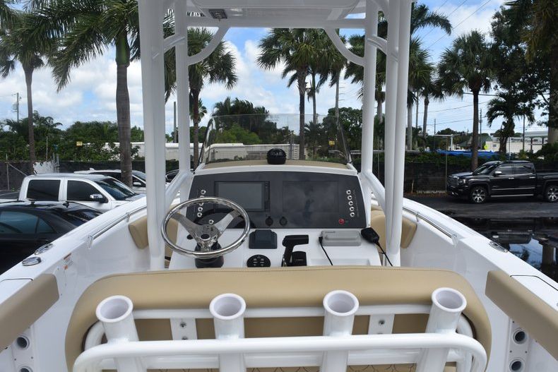 Thumbnail 27 for New 2019 Sportsman Heritage 231 Center Console boat for sale in Fort Lauderdale, FL