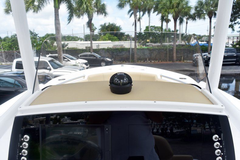 Thumbnail 29 for New 2019 Sportsman Heritage 231 Center Console boat for sale in Fort Lauderdale, FL