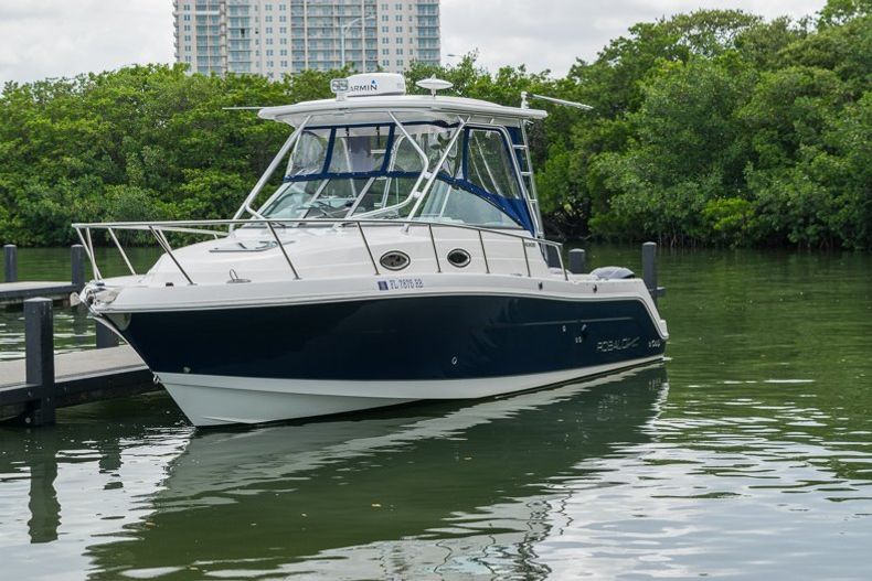 Thumbnail 1 for Used 2016 Robalo R305 Express Walkaround boat for sale in Miami, FL