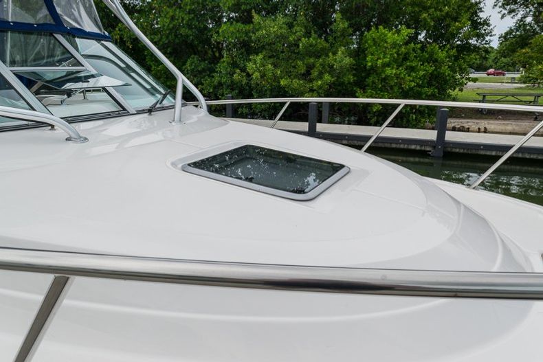 Thumbnail 12 for Used 2016 Robalo R305 Express Walkaround boat for sale in Miami, FL