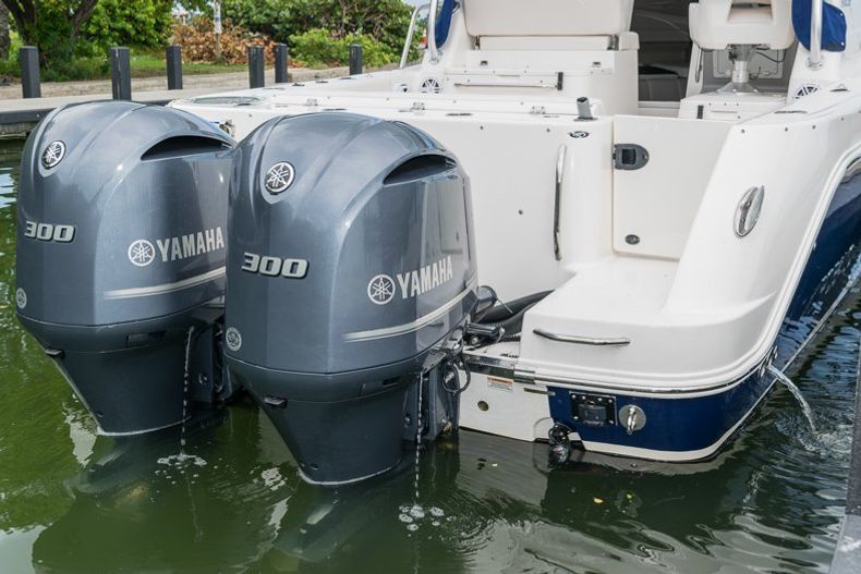 Thumbnail 16 for Used 2016 Robalo R305 Express Walkaround boat for sale in Miami, FL