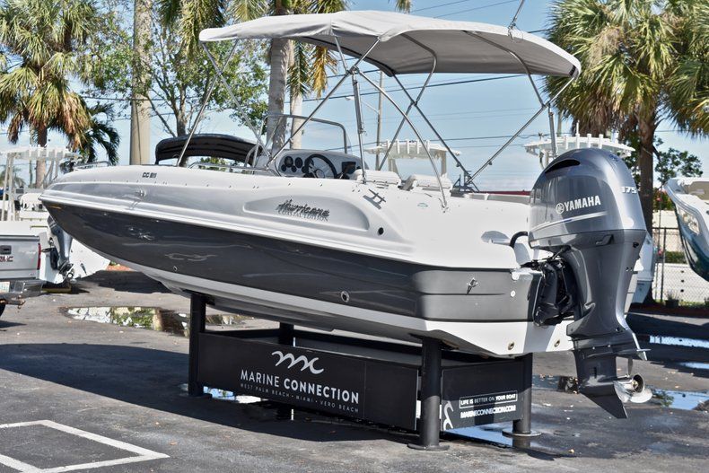 Thumbnail 5 for New 2018 Hurricane 211 SunDeck Sport OB boat for sale in Vero Beach, FL