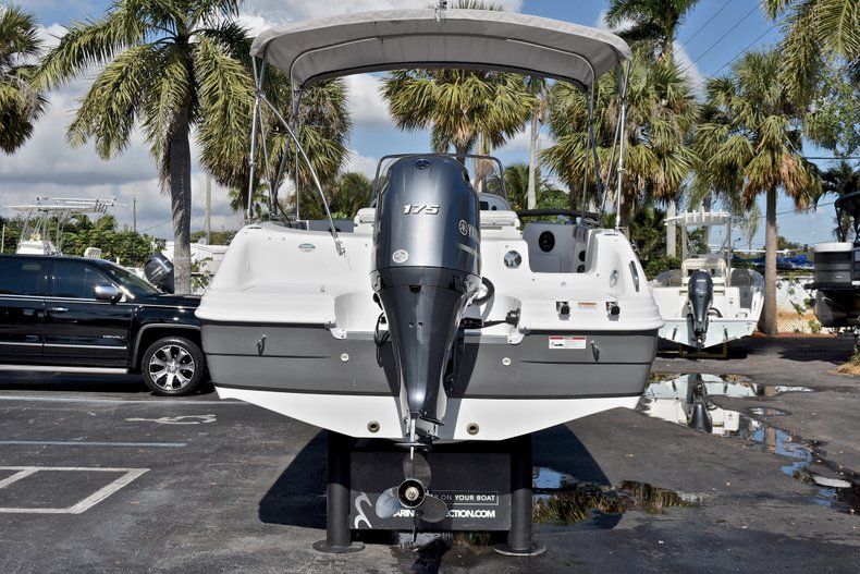 Thumbnail 6 for New 2018 Hurricane 211 SunDeck Sport OB boat for sale in Vero Beach, FL