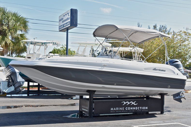 Thumbnail 3 for New 2018 Hurricane 211 SunDeck Sport OB boat for sale in Vero Beach, FL