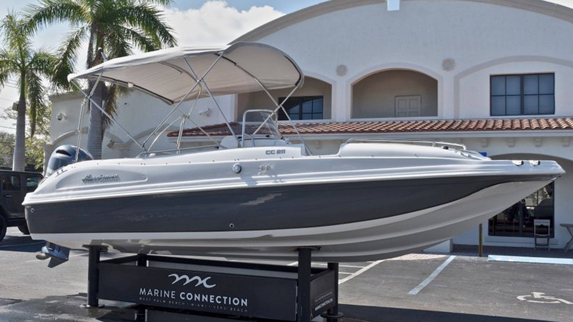 New 2018 Hurricane 211 SunDeck Sport OB #2946 image 2