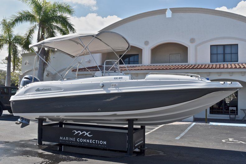 Thumbnail 1 for New 2018 Hurricane 211 SunDeck Sport OB boat for sale in Vero Beach, FL