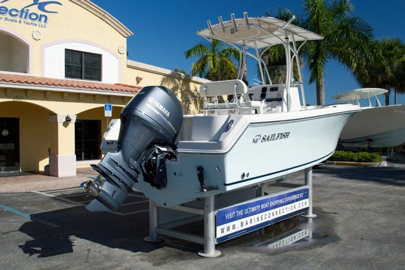 Thumbnail 7 for New 2015 Sailfish 220 CC Center Console boat for sale in West Palm Beach, FL
