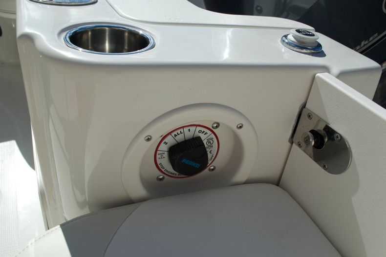 Thumbnail 17 for New 2015 Sailfish 220 CC Center Console boat for sale in West Palm Beach, FL
