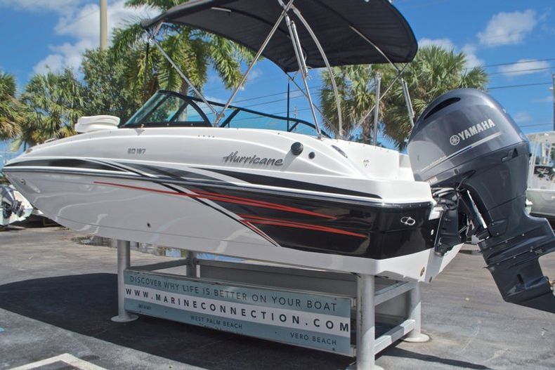 Thumbnail 6 for New 2017 Hurricane SunDeck SD 187 OB boat for sale in West Palm Beach, FL