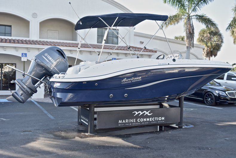 Thumbnail 8 for New 2018 Hurricane 203 SunDeck Sport OB boat for sale in West Palm Beach, FL