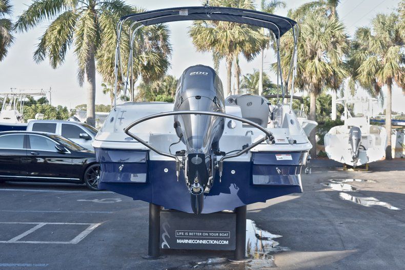 Thumbnail 6 for New 2018 Hurricane 203 SunDeck Sport OB boat for sale in West Palm Beach, FL