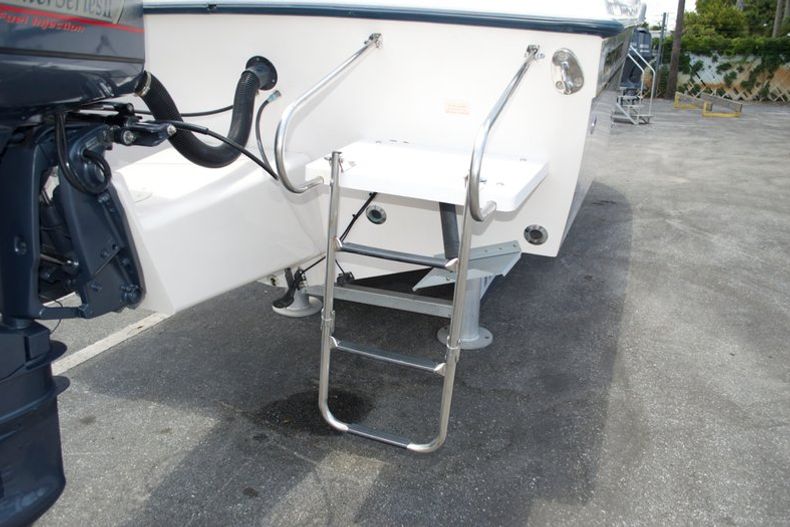 Thumbnail 18 for Used 2000 Grady-White Seafarer 228 Walk Around boat for sale in West Palm Beach, FL