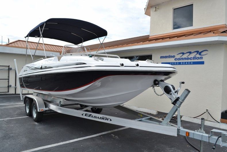 Thumbnail 1 for New 2015 Hurricane SunDeck Sport SS 211 OB boat for sale in Vero Beach, FL