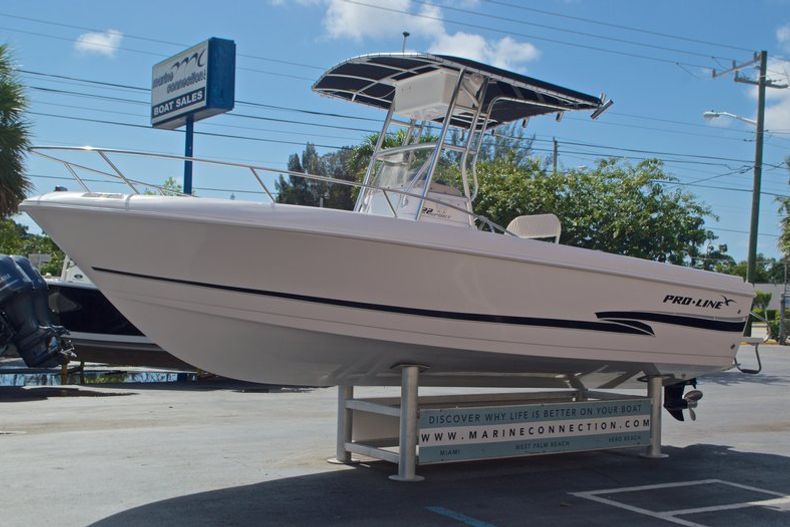 Thumbnail 4 for Used 2002 Pro-Line 22 Sport boat for sale in West Palm Beach, FL
