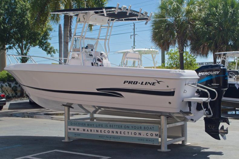 Thumbnail 6 for Used 2002 Pro-Line 22 Sport boat for sale in West Palm Beach, FL