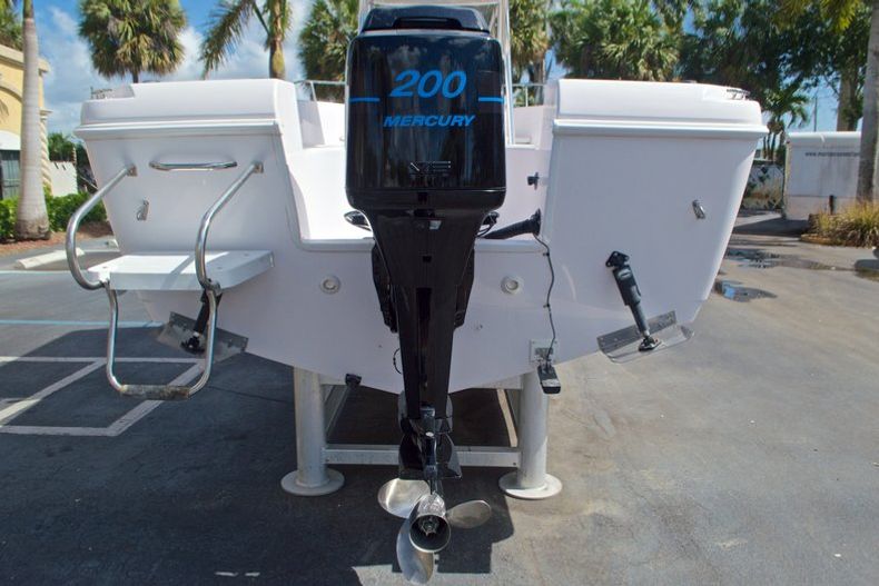 Thumbnail 8 for Used 2002 Pro-Line 22 Sport boat for sale in West Palm Beach, FL