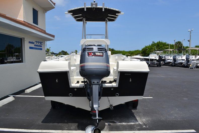 Thumbnail 5 for Used 2004 Caravelle 200 boat for sale in Vero Beach, FL