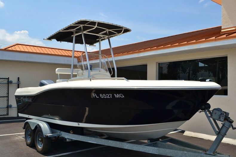 Thumbnail 1 for Used 2004 Caravelle 200 boat for sale in Vero Beach, FL