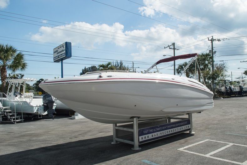 Thumbnail 3 for New 2014 Hurricane SunDeck Sport SS 220 OB boat for sale in West Palm Beach, FL