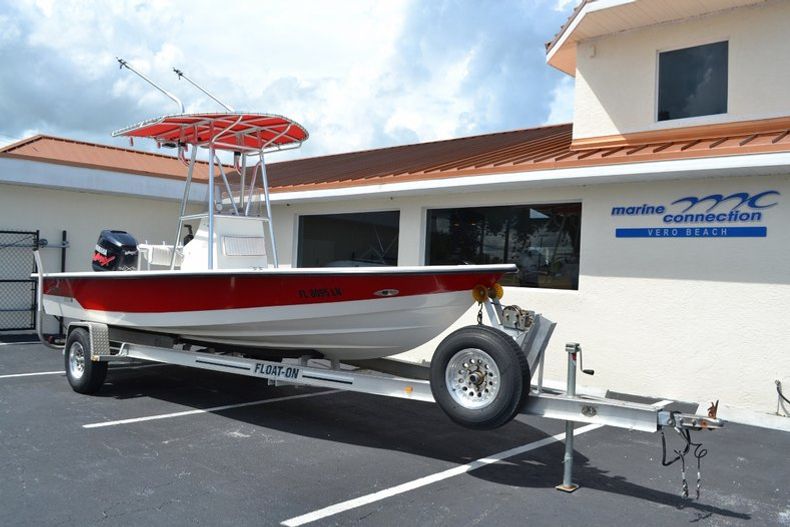 Thumbnail 1 for Used 2001 Pathfinder 2200 V boat for sale in Vero Beach, FL