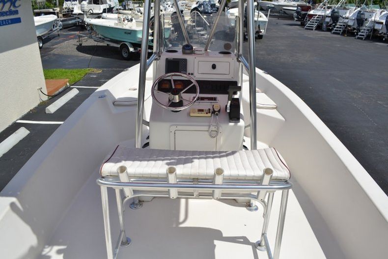 Thumbnail 10 for Used 2001 Pathfinder 2200 V boat for sale in Vero Beach, FL