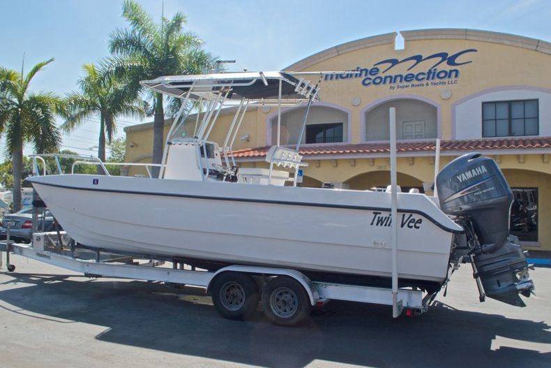 Thumbnail 1 for Used 2005 Twin Vee 26 CC Center Console boat for sale in West Palm Beach, FL
