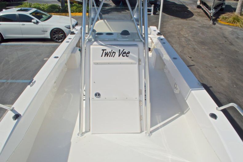 Thumbnail 47 for Used 2005 Twin Vee 26 CC Center Console boat for sale in West Palm Beach, FL