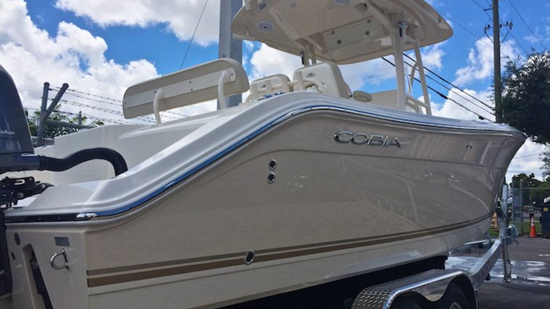 New 2016 Cobia 277 Center Console #W016 image 4