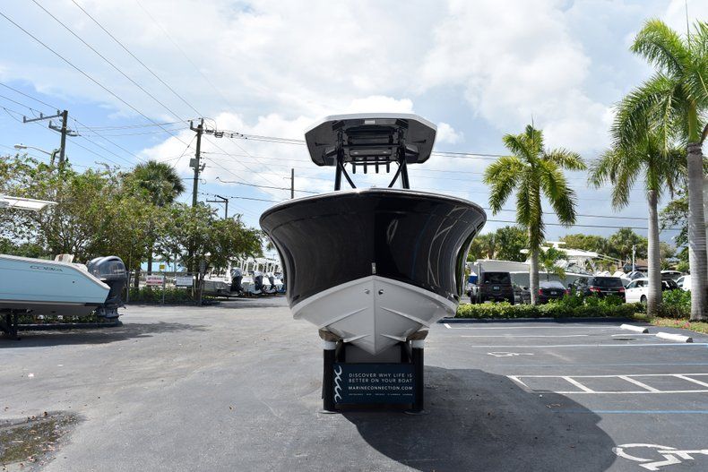 Thumbnail 3 for New 2019 Blackfin 212CC Center Console boat for sale in West Palm Beach, FL