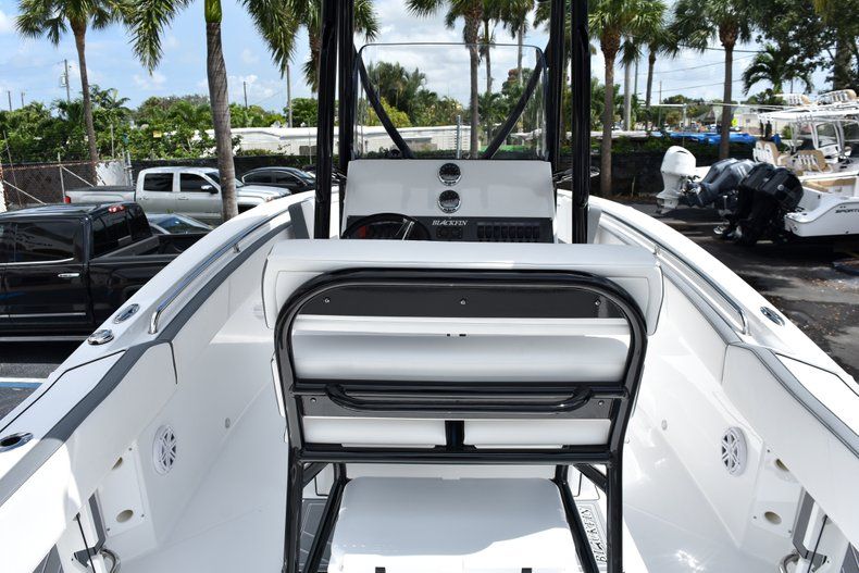 Thumbnail 24 for New 2019 Blackfin 212CC Center Console boat for sale in West Palm Beach, FL