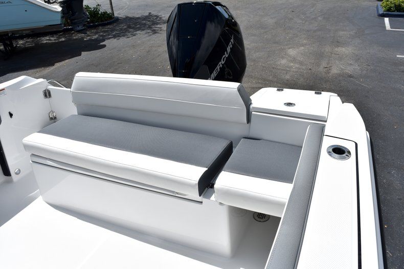 Thumbnail 23 for New 2019 Blackfin 212CC Center Console boat for sale in West Palm Beach, FL