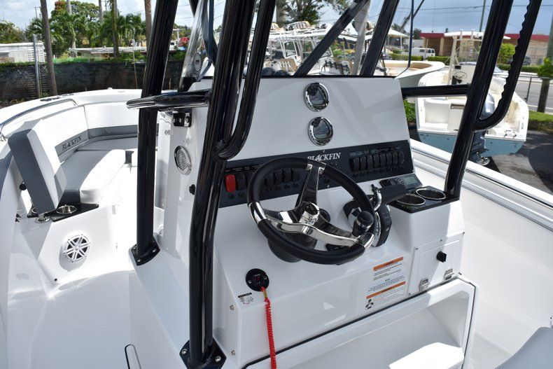 Thumbnail 34 for New 2019 Blackfin 212CC Center Console boat for sale in West Palm Beach, FL