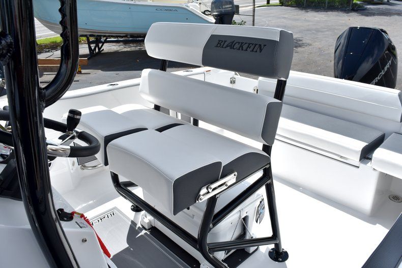 Thumbnail 28 for New 2019 Blackfin 212CC Center Console boat for sale in West Palm Beach, FL