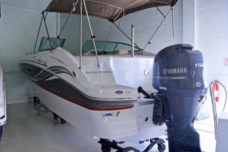 New 2014 Hurricane SunDeck SD 2200 OB boat for sale in Miami, FL
