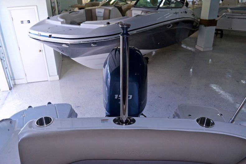 Thumbnail 8 for New 2014 Hurricane SunDeck SD 2200 OB boat for sale in Miami, FL