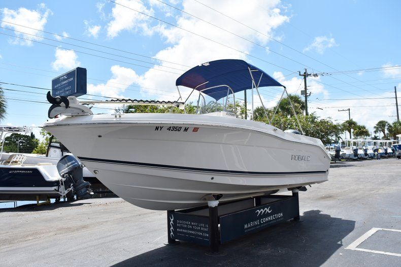 Thumbnail 5 for Used 2016 Robalo R200 Center Console boat for sale in West Palm Beach, FL