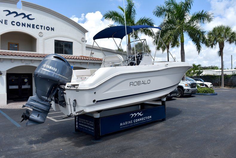 Thumbnail 9 for Used 2016 Robalo R200 Center Console boat for sale in West Palm Beach, FL