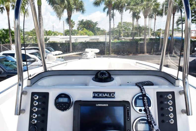 Thumbnail 23 for Used 2016 Robalo R200 Center Console boat for sale in West Palm Beach, FL